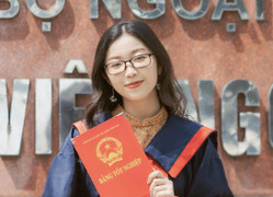 Cô gái Sóc Trăng ‘Bắc tiến’, tốt nghiệp thủ khoa Học viện Ngoại giao