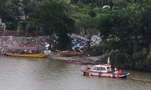 Công an Hà Nội tìm kiếm nam thanh niên nghi nhảy cầu Nhật Tân tự tử