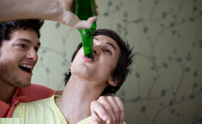 Tỷ phú rợn người khi bợm rượu xin việc