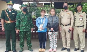 Giải cứu 2 mẹ con bị lừa sang Campuchia