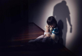 Bé gái 6 tuổi ở Bắc Kạn bị hai thiếu niên xâm hại