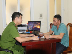 Hà Tĩnh: Khởi tố, bắt tạm giam tài xế kéo lê xe máy hơn 2km