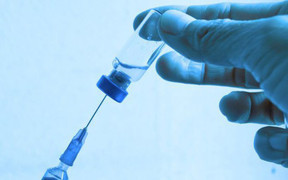 Video: Nhập viện sau khi tự tiêm thuốc bổ thần kinh