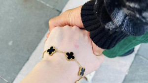 Chu Thanh Huyền và cái nắm tay với Quang Hải ở nước Pháp