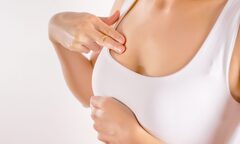 Dấu hiệu cảnh báo ung thư vú sớm, chị em không được bỏ qua