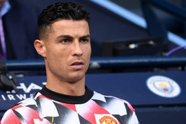 HLV Ten Hag loại Ronaldo khỏi nhóm lãnh đạo Man Utd