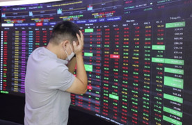 Chuyên gia: Chứng khoán còn rung lắc, không vội vàng giải ngân 'bắt đáy'
