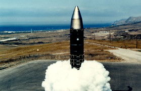 Mỹ tuyên bố không triển khai vũ khí hạt nhân tới Ba Lan