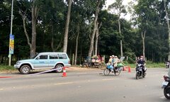 Hàng chục trinh sát đang vây bắt nam thanh niên đâm chết người giữa đường