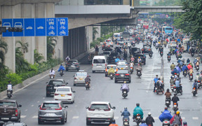 Phân làn đường riêng ở Hà Nội: Nhọc nhằn mà chẳng nên công trạng gì
