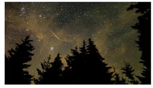 Ngắm mưa sao băng Draconid tuyệt đẹp cùng với trăng tròn