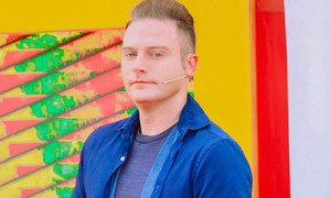 Kyo York phải tranh thủ lúc lưu diễn ở Mỹ để về nhà ăn cơm với bố mẹ