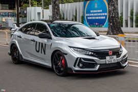 Ông Đặng Lê Nguyên Vũ sở hữu Honda Civic Type R độc nhất Việt Nam