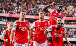 Đánh bại Liverpool, Arsenal đòi lại ngôi đầu Ngoại hạng Anh