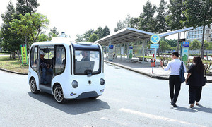 Trải nghiệm ô tô không người lái lần đầu tiên vận hành ở Bình Dương