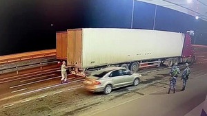 Nga công bố hình ảnh bên trong xe bom tấn công Crimea