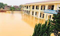 Thêm địa phương cho học sinh nghỉ do triều cường dâng cao, ngập lụt