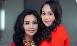 Sao Việt 13/10: Diva Thanh Lam trẻ đẹp bên con gái