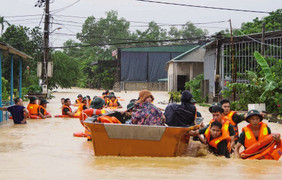 Khắc phục hậu quả, chủ động ứng phó áp thấp nhiệt đới, mưa lũ tại miền Trung