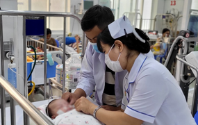 Phòng cấp cứu ở TP.HCM kín trẻ mắc bệnh hô hấp