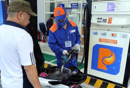 Bộ Công Thương giải đáp vì sao giá bán buôn cao hơn giá bán lẻ xăng dầu?