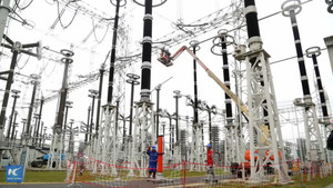 Cận cảnh bảo trì đường dây tải điện dài nhất thế giới