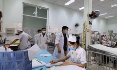 Giám đốc Sở Y tế TP.HCM xin hỗ trợ hơn 500 tỷ để giữ chân nhân viên y tế