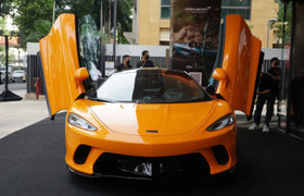 Siêu xe McLaren GT giá 16 tỷ có 2 cốp rộng hiếm thấy ở Việt Nam