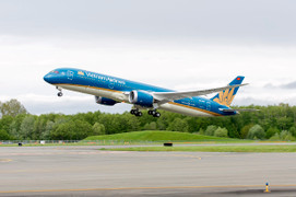 Hàng loạt chuyến bay Vietnam Airlines bị hủy vì bão số 5