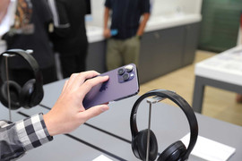 Người Việt chi hàng trăm tỷ đồng mua iPhone 14 series
