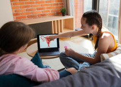 4 yếu tố khiến trẻ dậy thì sớm mà cha mẹ phải biết để tránh