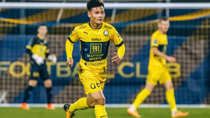 Sau bàn thắng đi vào lịch sử bóng đá Việt Nam, Quang Hải và đồng đội thăng hoa