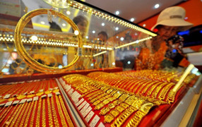 Giá vàng hôm nay 17/10: Vàng đi xuống, kết thúc tuần giảm giá mạnh nhất 2 tháng