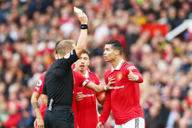 Ronaldo 2 lần bị từ chối bàn thắng, Man Utd chia điểm với Newcastle