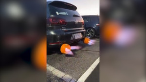 Tài xế ô tô gắn bí ngô 'bắn lửa' sẵn sàng cho Halloween