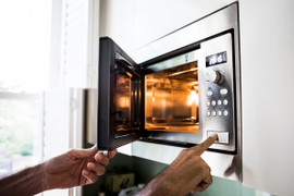 Nấu ăn bằng lò vi sóng và những điều không phải ai cũng biết