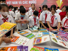 Trích 3.500 tỷ mua SGK cho học sinh mượn, làm sao để không lãng phí?