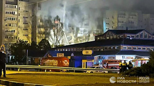 Khoảnh khắc tiêm kích Su-34 của Nga rơi xuống tòa chung cư cao tầng gây cháy lớn