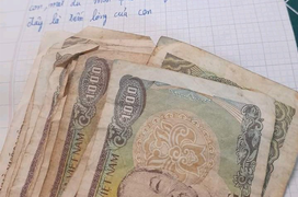 Cậu bé gom hết tiền lẻ ‘bồi thường’ cho mẹ nhân ngày 20/10 kèm thư tay xúc động