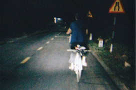 Đi đường đêm, cô gái có hành động suýt gây hiểu lầm nhưng nhận về 'triệu like'