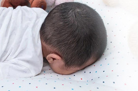 Hai trẻ nhỏ bị đột tử khi ngủ