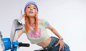 Hoàng Yến Chibi 'lột xác' cá tính với mái tóc hồng