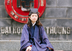 Nam sinh mỗi tuần mặc một bộ trang phục cổ đến lớp