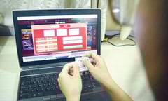 Nhóm cựu cán bộ trại giam ở Hải Dương tổ chức đánh bạc qua mạng