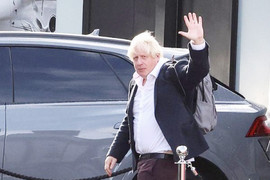 Đảng Bảo thủ Anh tranh cãi khả năng cựu Thủ tướng Johnson trở lại