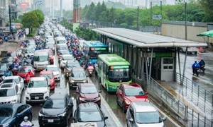 Hà Nội thừa cao ốc, thiếu bãi đỗ xe nên thu phí không thể là 'phép màu'