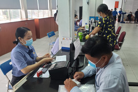 Ga Sài Gòn ngày đầu mở bán vé tàu Tết 2023