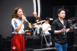 Phan Mạnh Quỳnh áp lực khi hát cùng diva Hà Trần