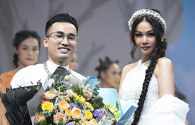 Siêu mẫu Thanh Hằng cùng NTK Hà Duy đưa show thời trang lên rừng