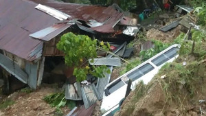 Bão Nalgae chuẩn bị đổ bộ Philippines, 13 người thiệt mạng